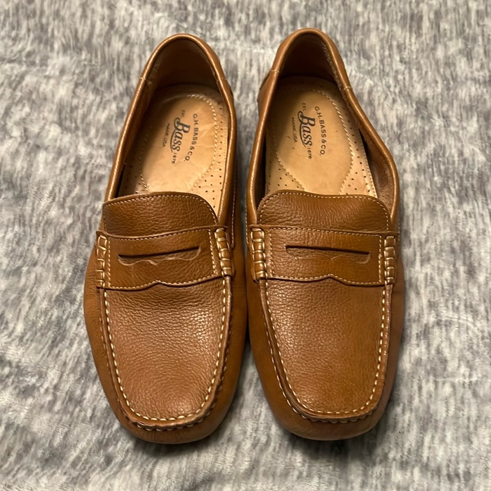Men’s Bass dress shoes.  Size 9.5
